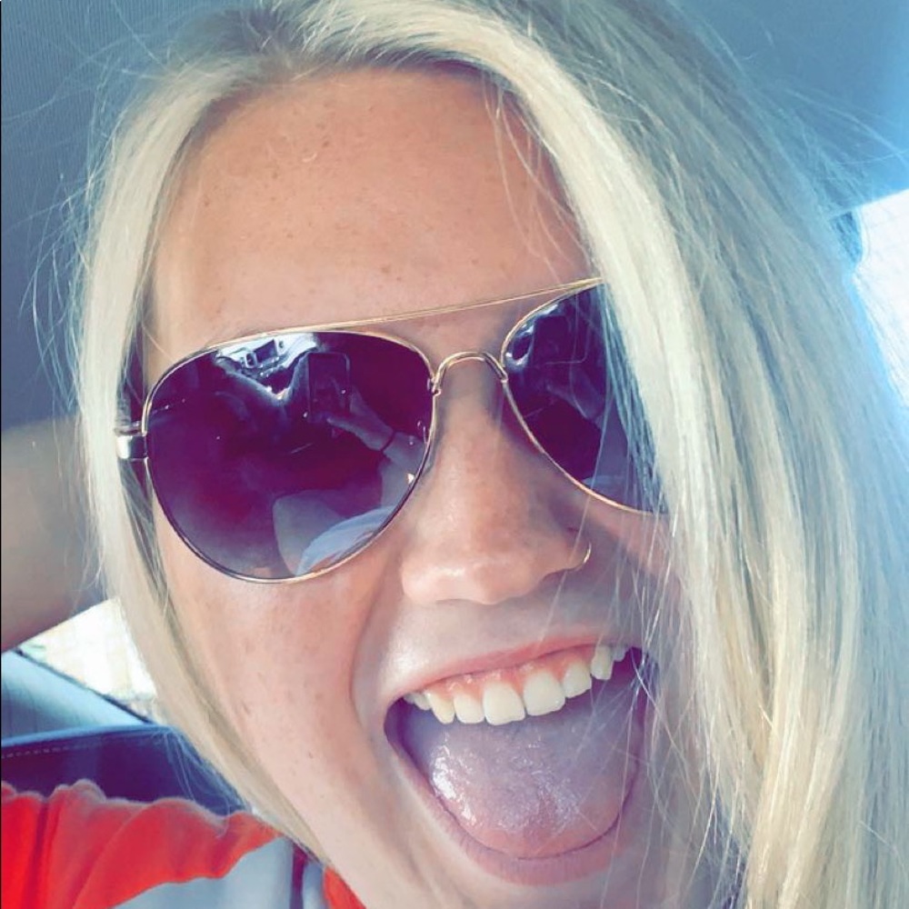 Meet your Posher, Marissa